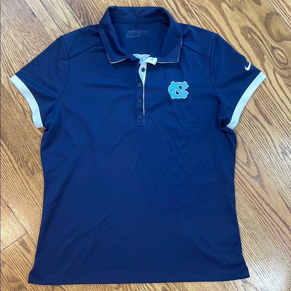 Women’s North Carolina Tar Heels Nike Golf Polo Shirt. Size XL. Like New.